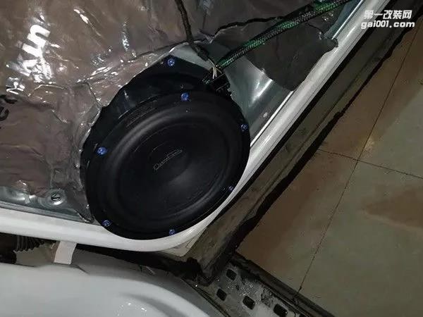 豐田霸道清遠(yuǎn)至上汽車音響改裝 歌劇世家、英國正弦波音響讓你即享HIFI好歌