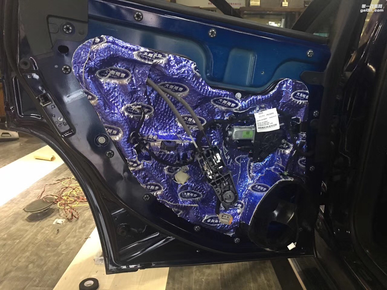 吉普自由光如此更極品讓發(fā)燒變得唾手可及汕頭市星悅汽車音響改裝法國(guó)勁浪三分頻英國(guó)創(chuàng)世紀(jì)全車隔音