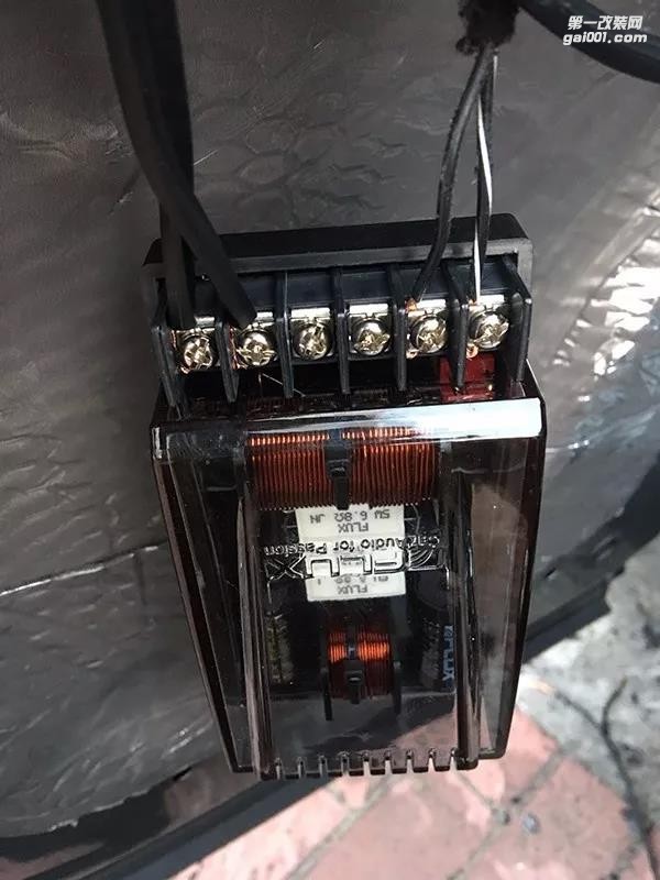 路虎神行者清遠(yuǎn)至上汽車音響改裝德國(guó)佛倫詩(shī)三分頻 暢享無極限