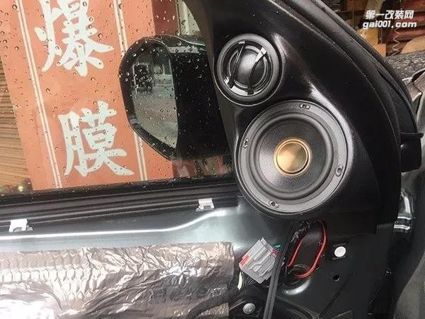 路虎神行者清遠(yuǎn)至上汽車音響改裝德國(guó)佛倫詩(shī)三分頻 暢享無極限