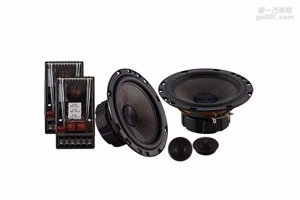 路虎神行者清遠(yuǎn)至上汽車音響改裝德國(guó)佛倫詩(shī)三分頻 暢享無極限