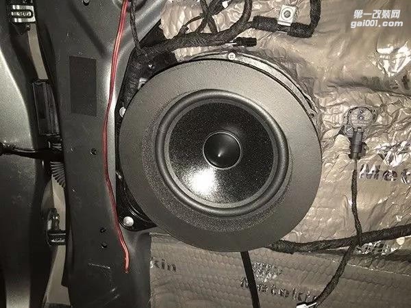 路虎神行者清遠(yuǎn)至上汽車音響改裝德國(guó)佛倫詩(shī)三分頻 暢享無極限