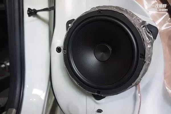 “時(shí)尚聲學(xué)”，讓音樂點(diǎn)亮世界。清遠(yuǎn)至上汽車音響改裝豐田RAV4歌劇世家