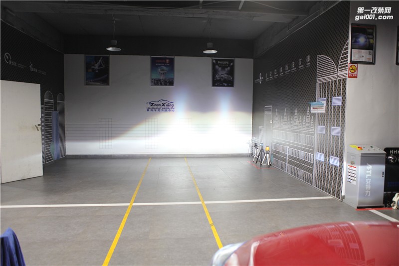 柳州哪里有車燈升級(jí)店？專業(yè)改車燈，車燈不亮找振翔，艾瑞澤5升級(jí)透鏡