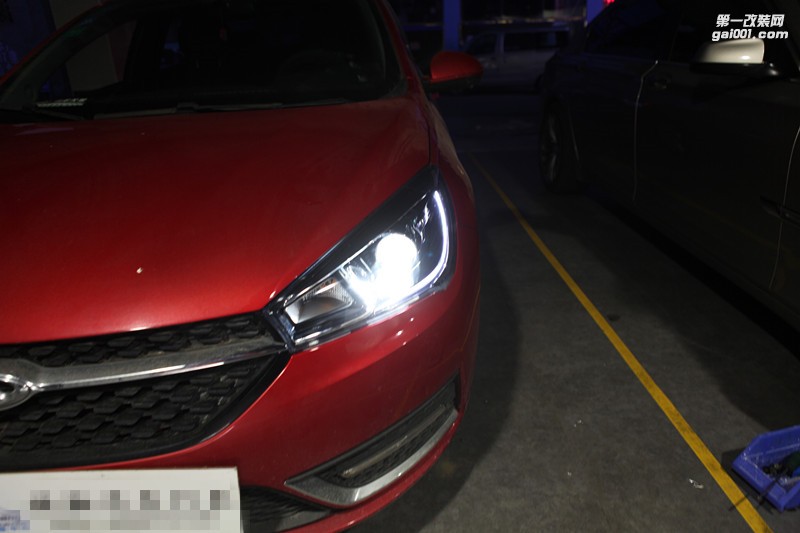 柳州哪里有車燈升級(jí)店？專業(yè)改車燈，車燈不亮找振翔，艾瑞澤5升級(jí)透鏡