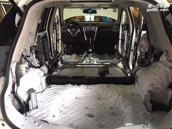 清遠至上汽車音響改裝日產(chǎn)奇駿全車美特靜隔音降噪工程+音響歌劇世家