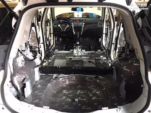 清遠至上汽車音響改裝日產(chǎn)奇駿全車美特靜隔音降噪工程+音響歌劇世家