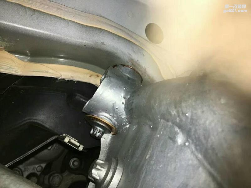 奔馳E260進(jìn)口敞篷跑車改裝底盤杯士，有哪些效果