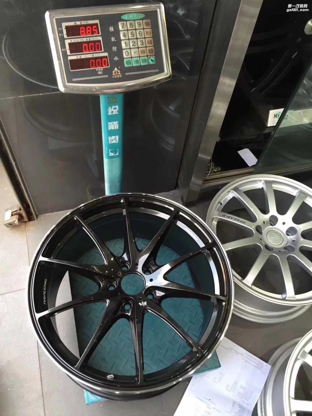 奔馳 C63，換 全新 RAYS G25 完工