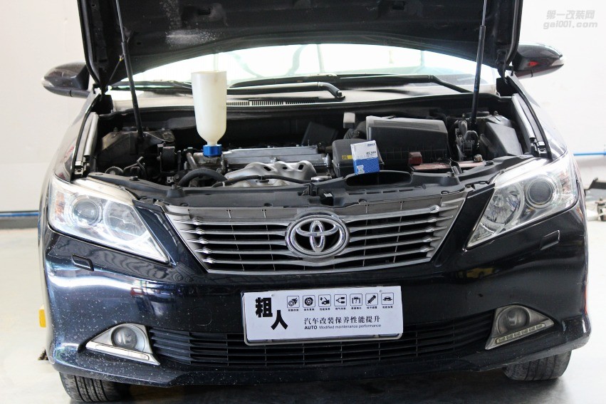 【粗人改裝】老凱美瑞保養(yǎng)日本進口TAKUMI匠牌5W30全合成機油