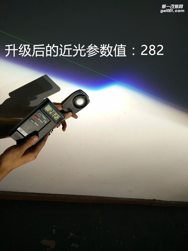 廣州汽車改燈 日產(chǎn)NV200大燈升級小糸Q5雙光透鏡飛利浦套餐