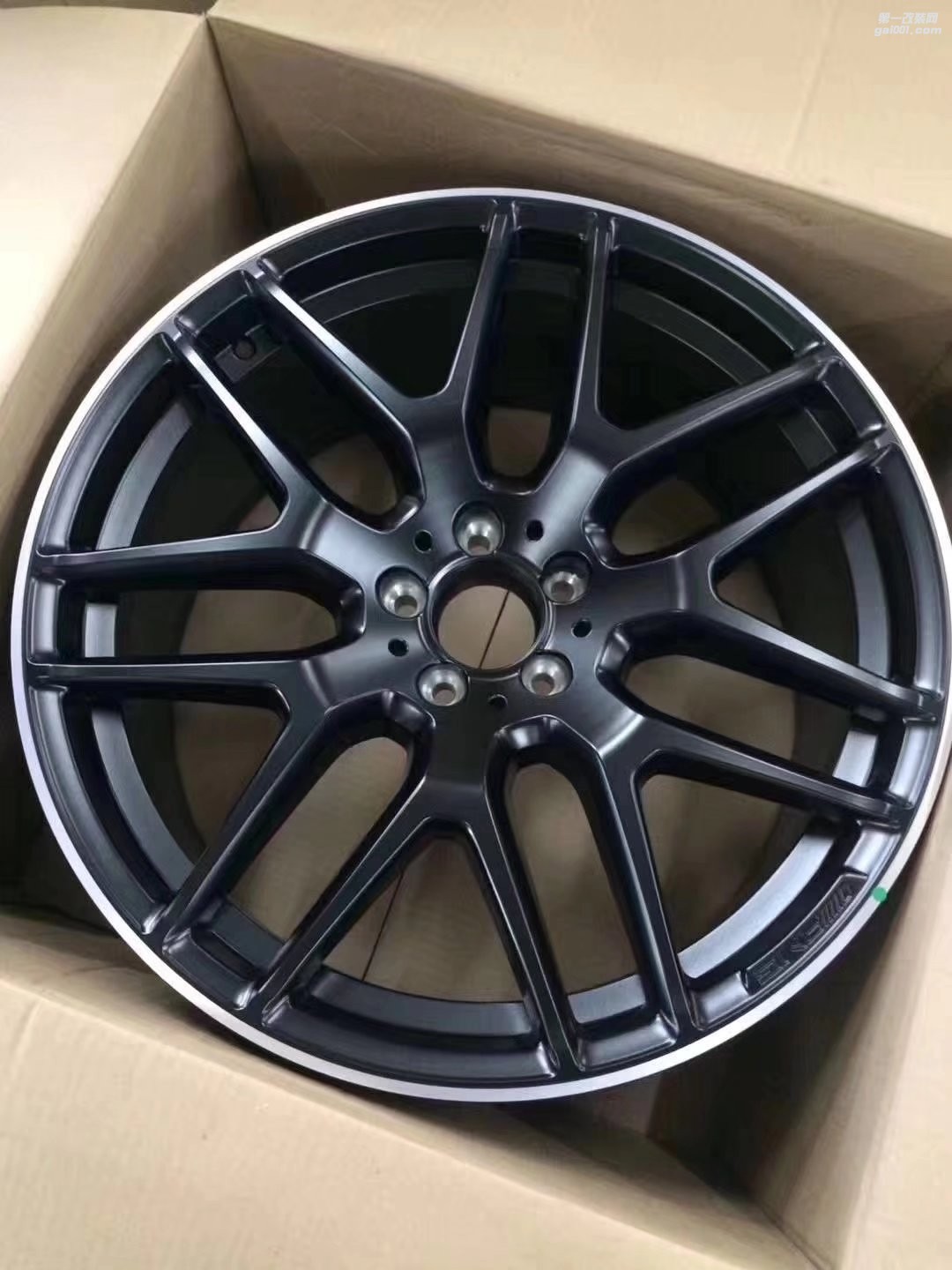 新款奔馳 GLE63  AMG  21寸，全新一套。