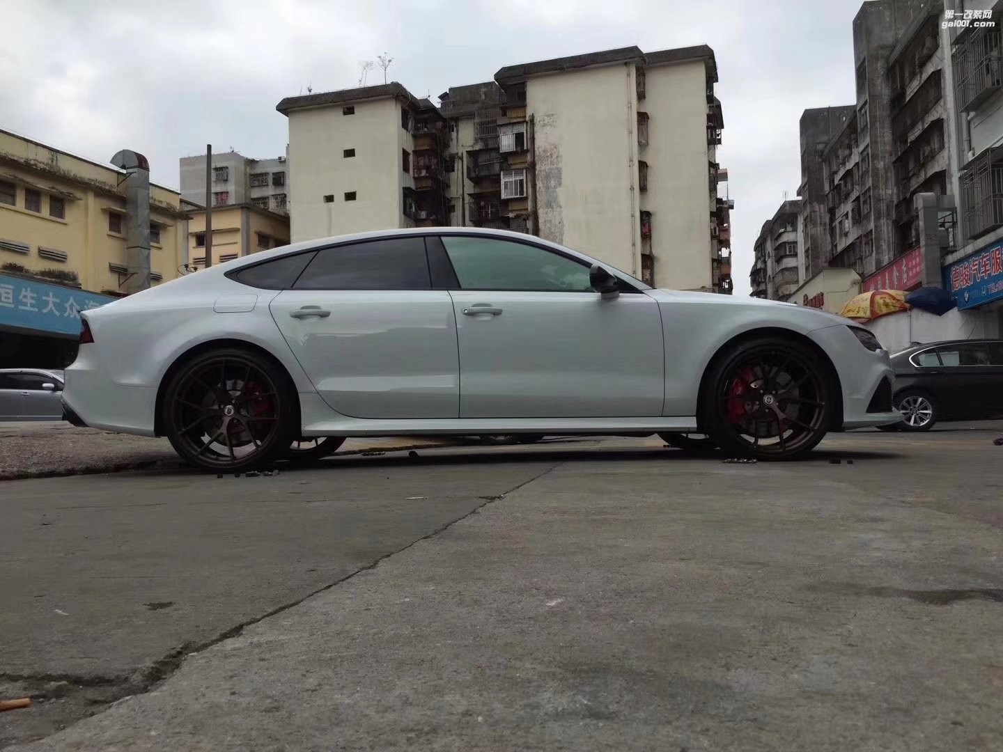 奧迪 RS7 ，上 美國(guó)  HRE  21寸 完工！