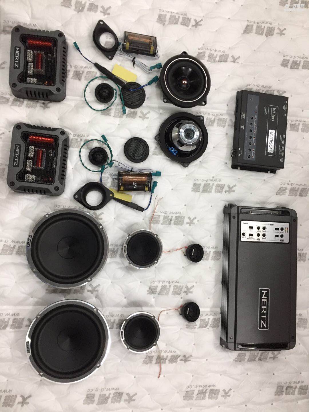 汕頭市星悅汽車(chē)音響改裝寶馬3系升級(jí)意大利赫茲系列三分頻十五周年音響 駕駛樂(lè)趣也要好聲音點(diǎn)綴！