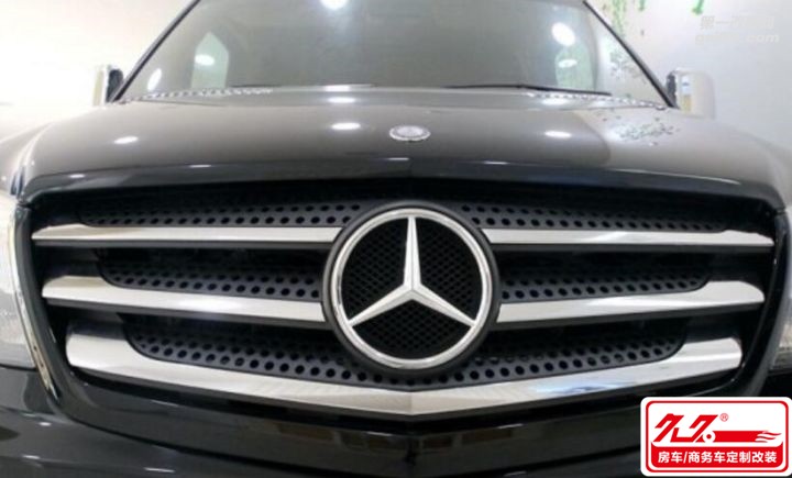 2017新款奔馳斯賓特9座商務(wù)車，大氣襲來，貼心設(shè)計！