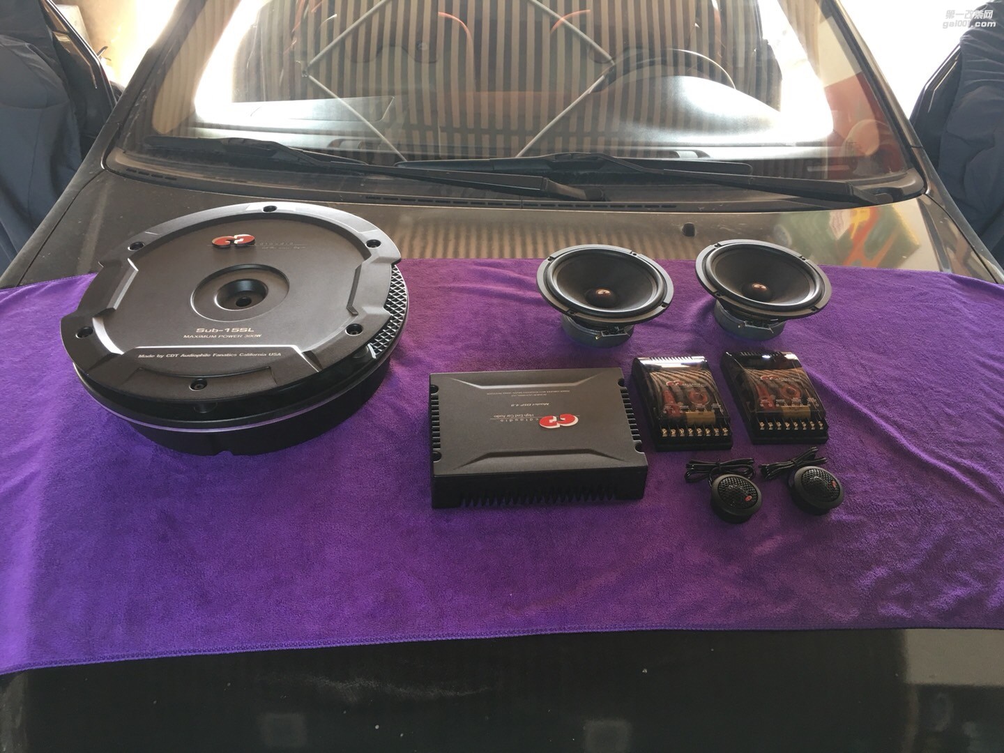 汕頭市星悅汽車音響改裝豐田花冠“音”你而美！改裝美國CDT西迪聲喇叭備胎功放追求完美音效