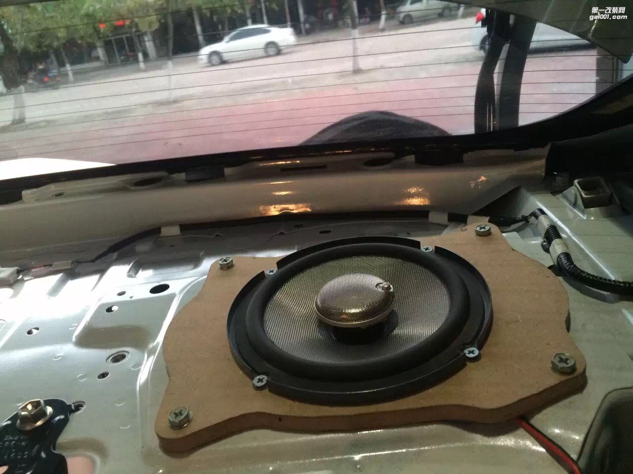 汕頭市星悅汽車音響改裝豐田花冠“音”你而美！改裝美國CDT西迪聲喇叭備胎功放追求完美音效
