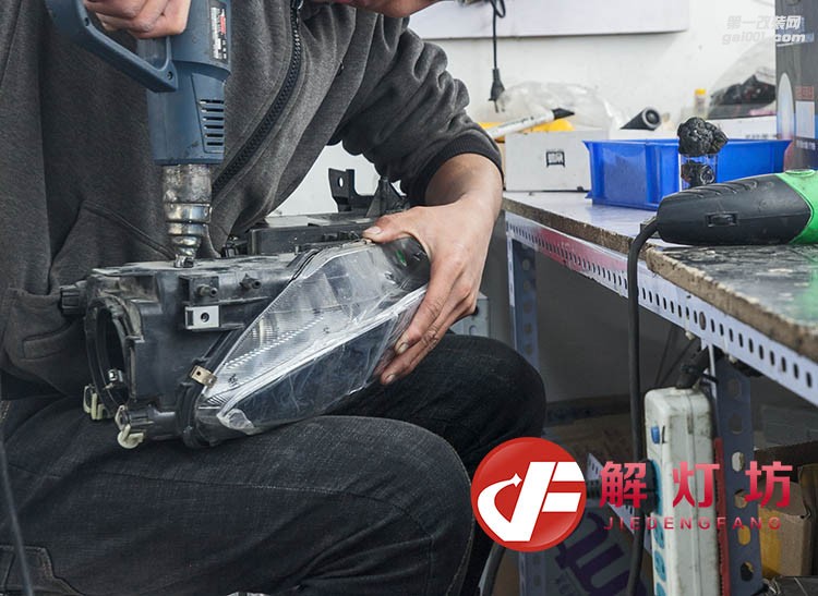 北京馬自達(dá)6改燈店解燈坊馬6升級(jí)海拉5透鏡歐司朗CBI氙燈案例