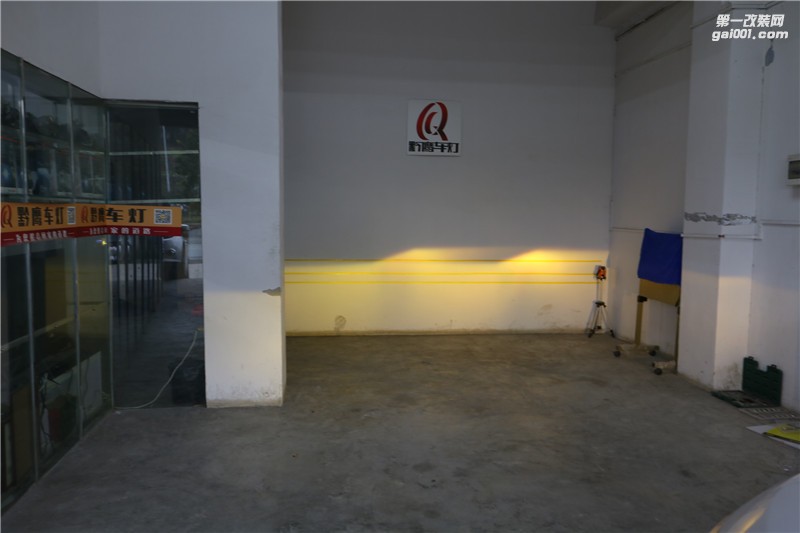 貴陽改大燈；金陽區(qū)車燈改裝；探險者車燈改裝海拉五雙光透鏡；黔鷹車燈改裝案例