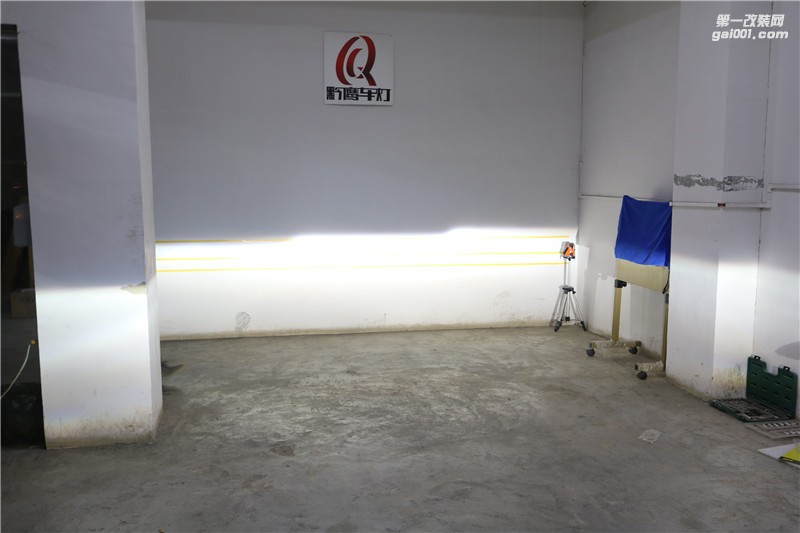 貴陽改大燈；金陽區(qū)車燈改裝；探險者車燈改裝海拉五雙光透鏡；黔鷹車燈改裝案例