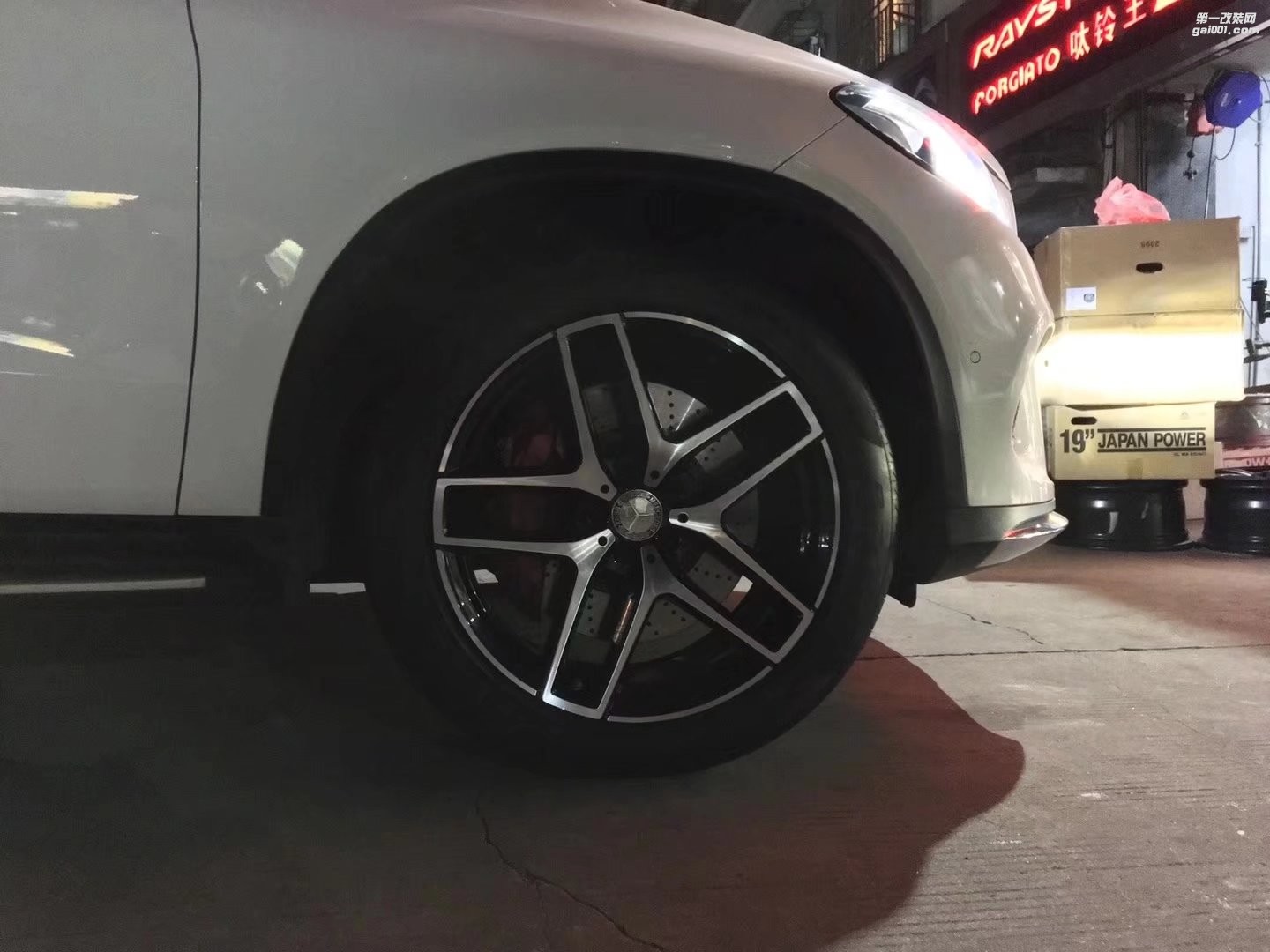 奔馳GLE，換 原裝 AMG 21寸 完工！