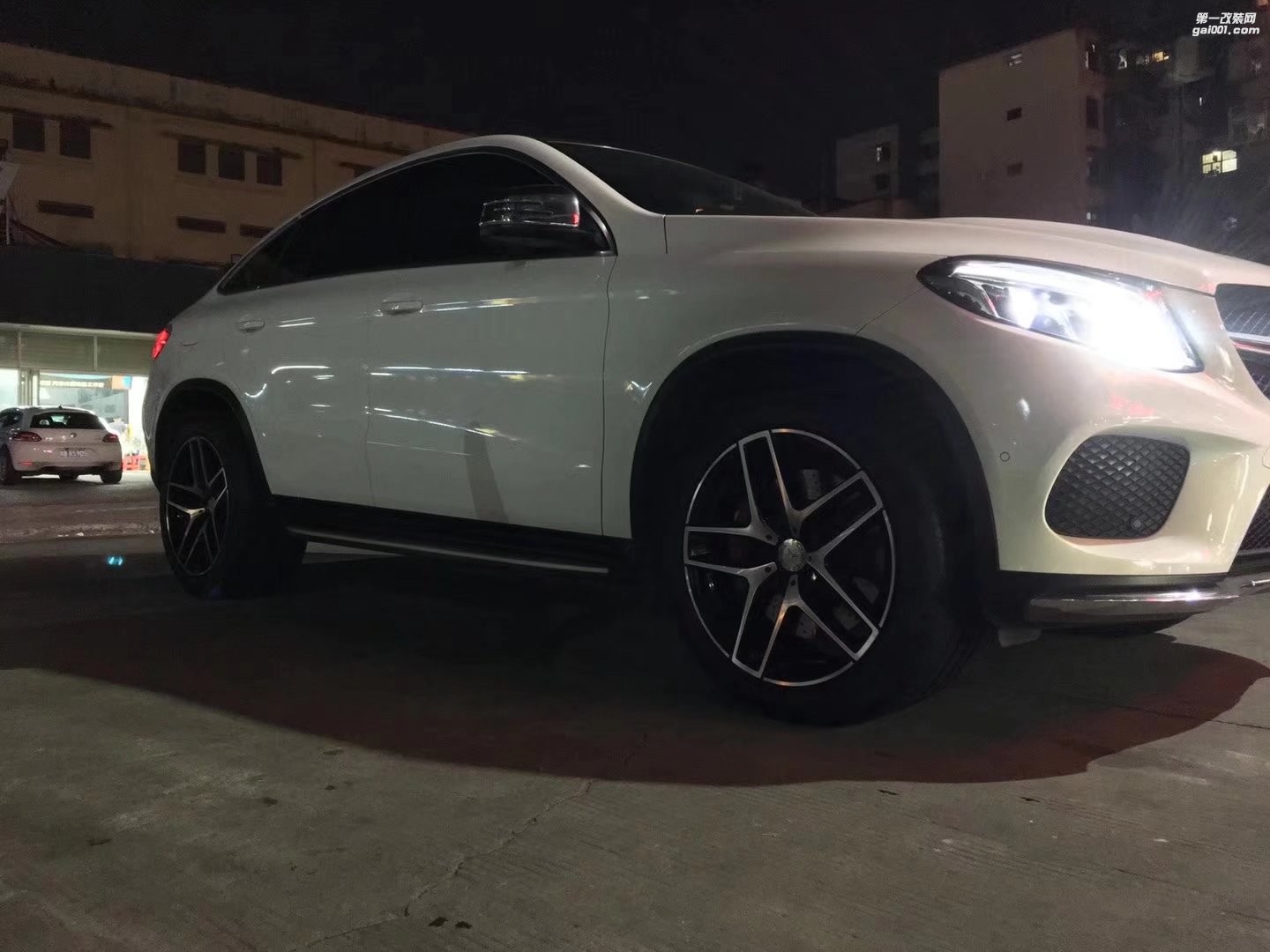 奔馳GLE，換 原裝 AMG 21寸 完工！