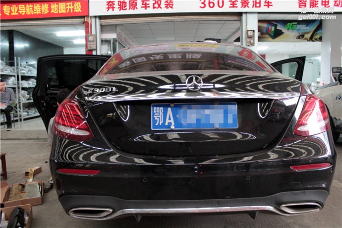 奔馳E300L汽車音響改裝案例 武漢歌德汽車音響改裝