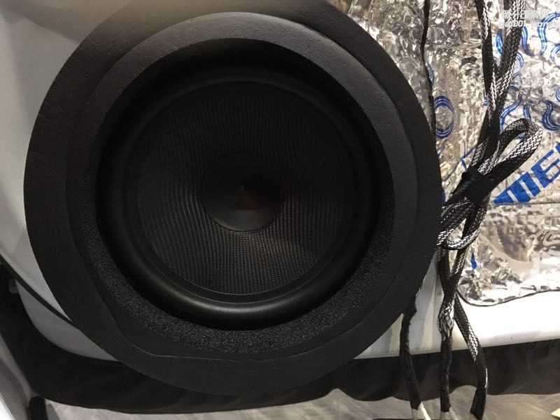 重發(fā)新聲汕頭市星悅汽車音響改裝本田思域升級(jí)意大利赫茲十五周年紀(jì)念版二分頻套裝喇叭赫茲功放