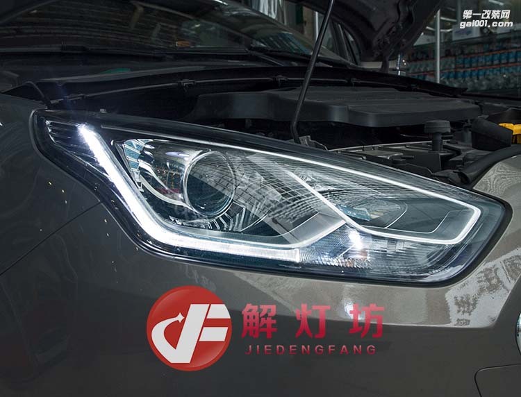北京福睿斯車燈改裝店【解燈坊】升級(jí)Q5透鏡 福睿斯專用日行套件案例