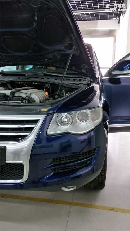 西寧改前大燈大眾途銳來精藝精改車燈，改透鏡大燈案例