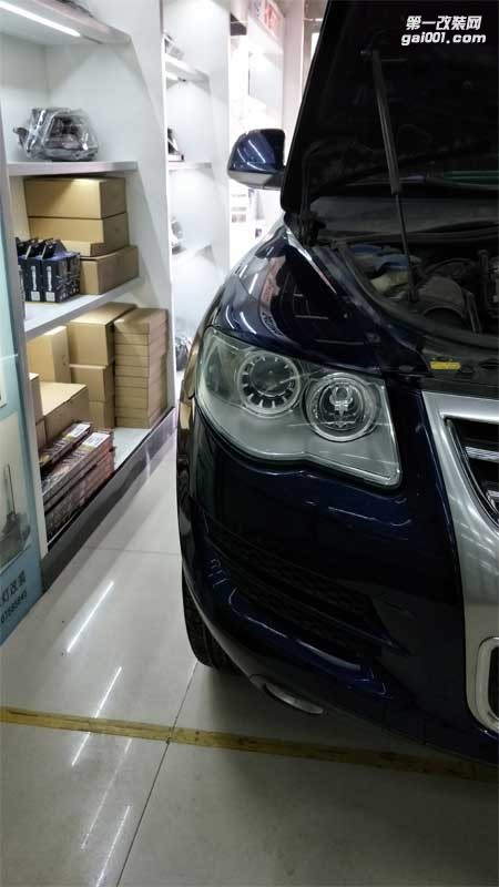 西寧改前大燈大眾途銳來精藝精改車燈，改透鏡大燈案例