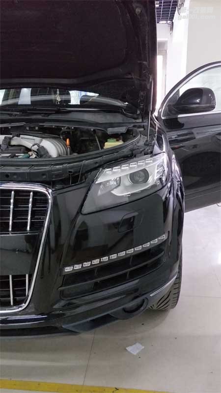 西寧哪里有專業(yè)改汽車大燈透鏡的 奧迪Q7來【西寧精藝精】改雙光透鏡