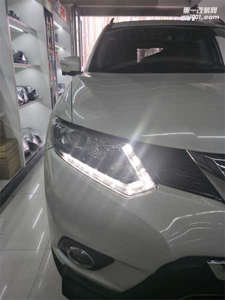 西寧汽車大燈改裝尼桑奇駿汽車燈光升級|精藝精車燈改裝案例