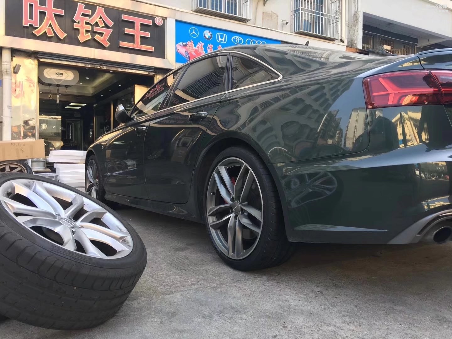 奧迪，換 原裝 20寸 完工！