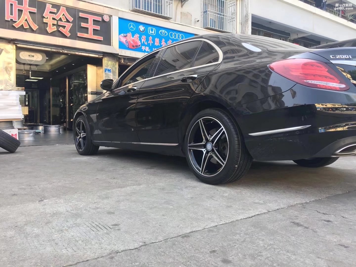 奔馳，換 原裝 18寸 完 工！