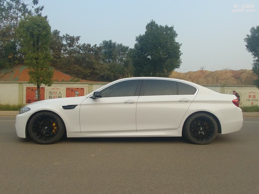 寶馬5系升級(jí)AN M5包圍+改色