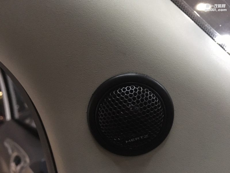 如何簡單升級汽車音響最有效果？日產(chǎn)軒逸升級4門隔音改裝意大利赫茲入門級喇叭汕頭市星悅汽車音響升級中心
