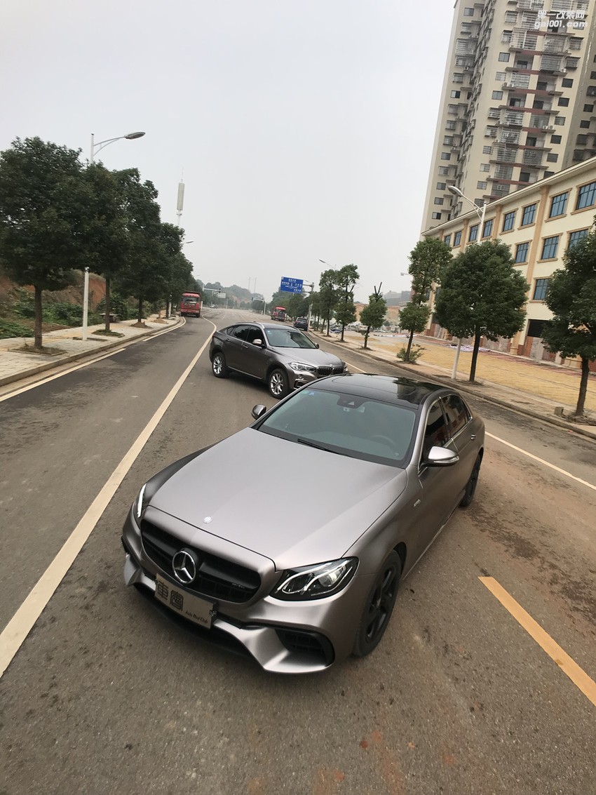 奔馳E級(jí)升級(jí)E63S包圍+電光鈦金灰改色