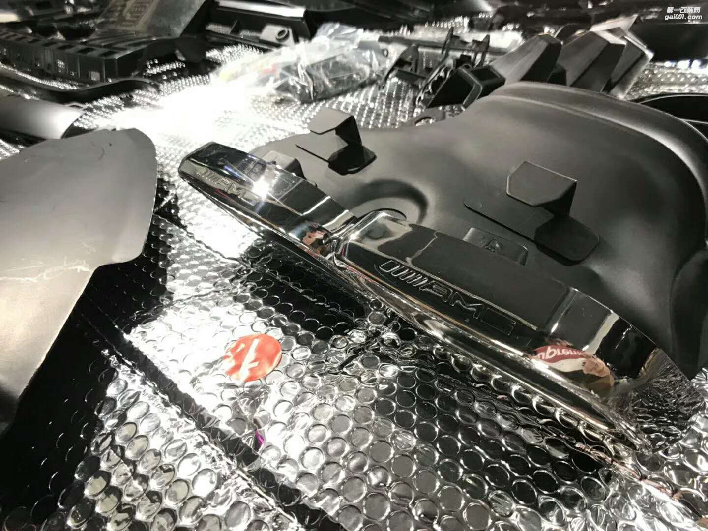 奔馳E級(jí)升級(jí)E63S包圍+電光鈦金灰改色