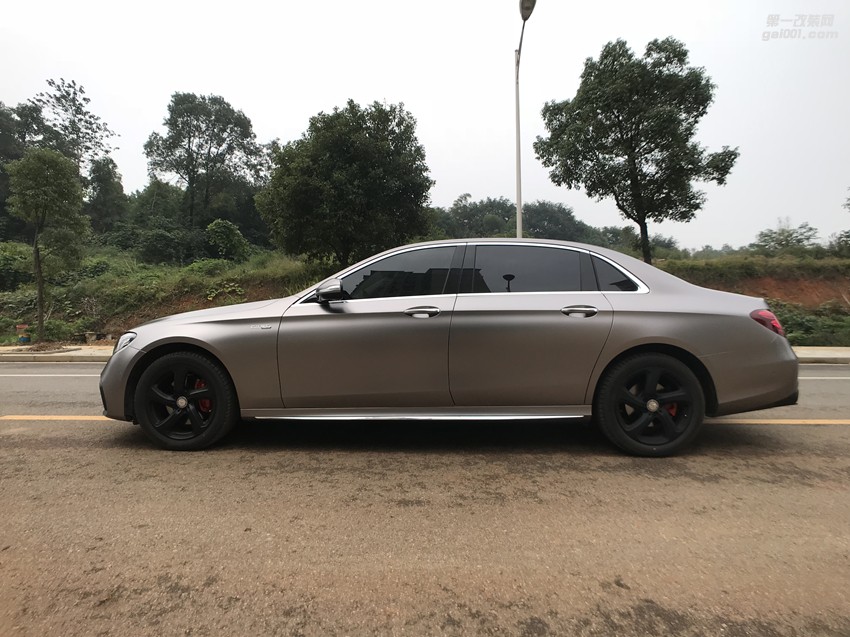 奔馳E級(jí)升級(jí)E63S包圍+電光鈦金灰改色