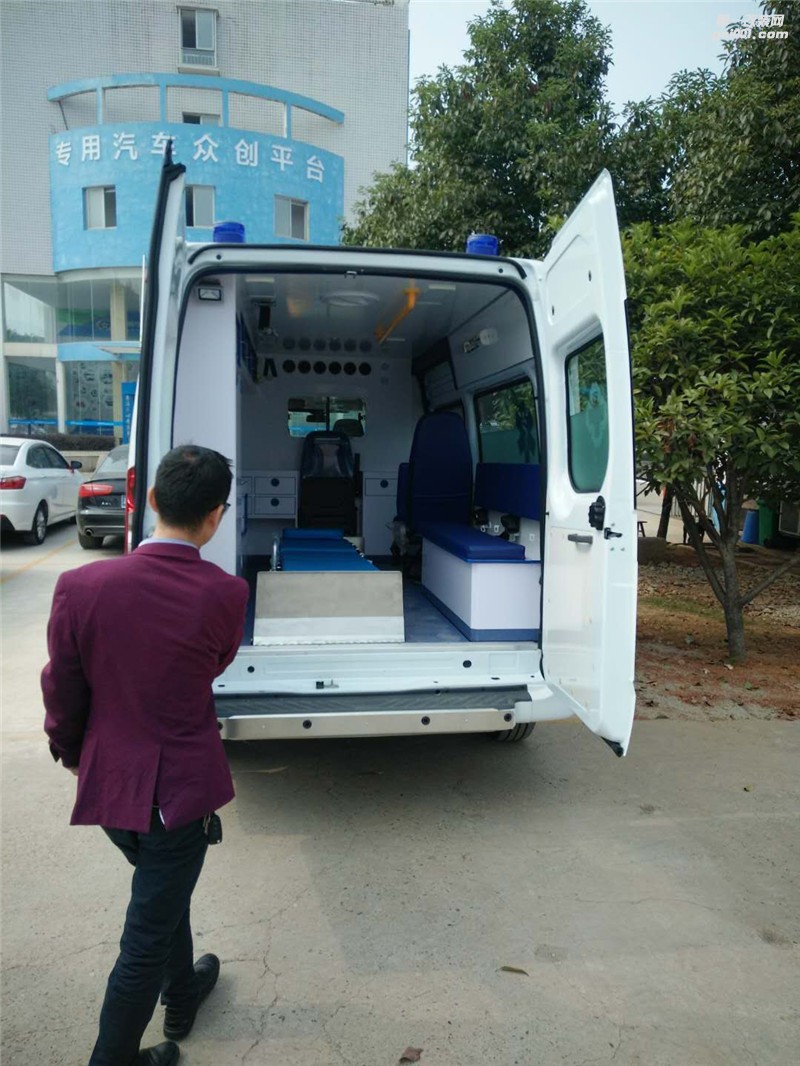 特種車(chē)改裝--標(biāo)救護(hù)車(chē)改裝