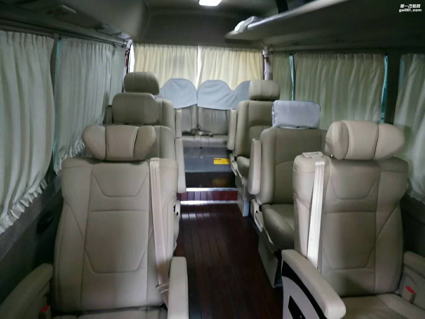 考斯特柚木地板效果