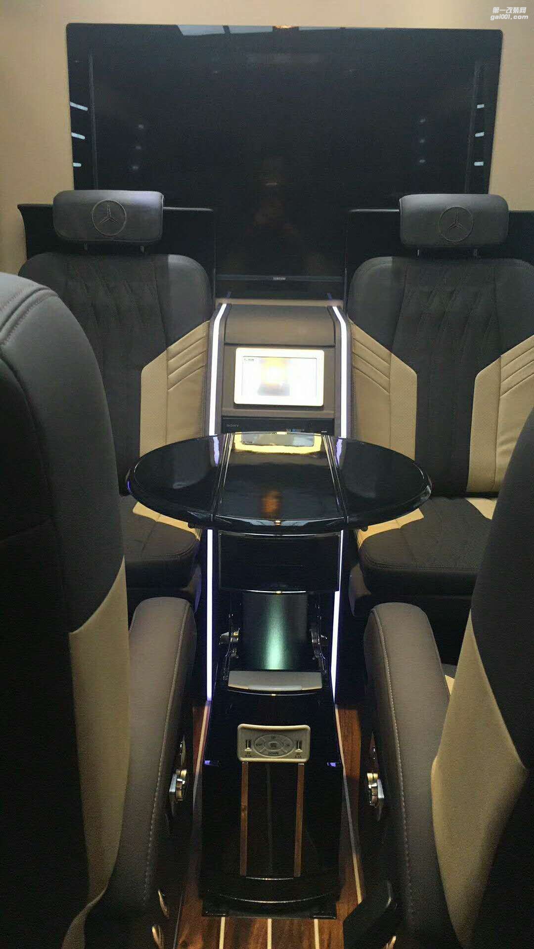奔馳斯賓特航空座椅，內(nèi)飾頂燈改裝