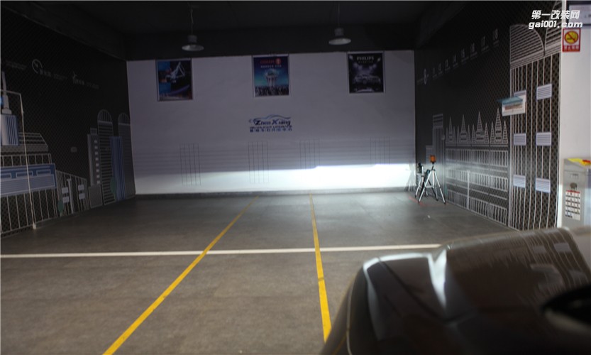 廣西專業(yè)車燈升級(jí)改裝，帝豪EC75升級(jí)雙光透鏡，柳州專業(yè)改燈