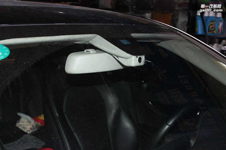 奔驰C200改装贵阳奔驰行车记录仪专车专用隐藏式行车记录仪