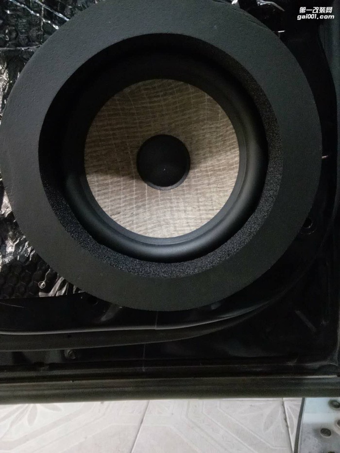 敢問全世界平均每天有多少臺車在做音響隔音改裝？先感受汕頭車韻本田CRV音響高品味制作程序