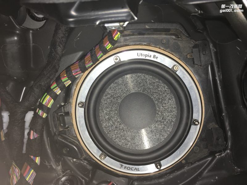汕頭市星悅汽車音響奔馳S320L改裝法國勁浪Focal烏托邦NO7三分頻先鋒主機(jī)英國創(chuàng)世紀(jì)功放絕色音色完美工藝