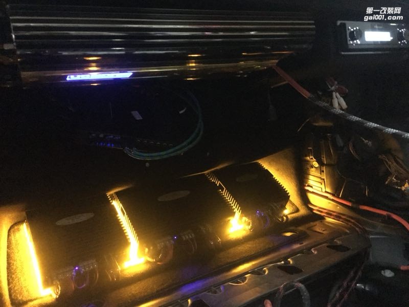 汕頭市星悅汽車音響奔馳S320L改裝法國勁浪Focal烏托邦NO7三分頻先鋒主機(jī)英國創(chuàng)世紀(jì)功放絕色音色完美工藝