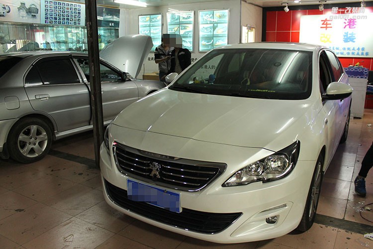 貴陽行車記錄儀標致408隱藏式行車記錄儀案例