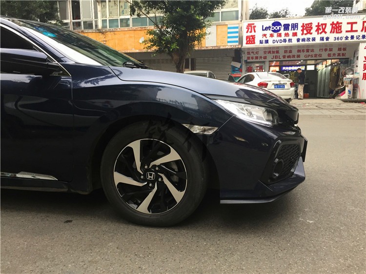 成都銳行新思域改裝SI款前杠TYPE-R中網(wǎng) 后側(cè)百葉窗